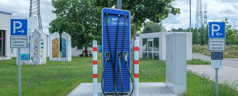 Eco-Driven Desire: Americans Eye Electric Vehicles Amid Auto Industry Shakeup