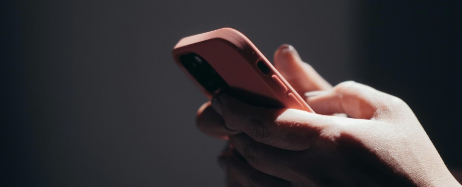 Jack Dorsey's Internet-Free Messaging App: Bitchat