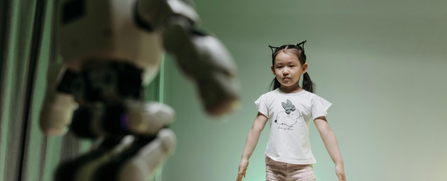 CES 2025: Ballie, Samsung's Projector-Powered AI Robot Ball Is Ready to Go in 2025