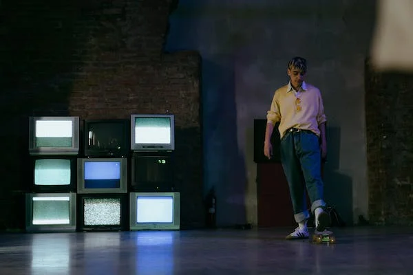 Professional TV Presenter