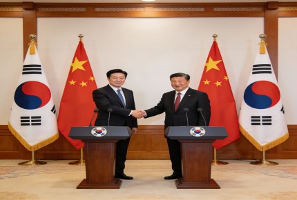 Lee's First Visit to Beijing: A Balanced Restoration of Sino-South Korean Ties
