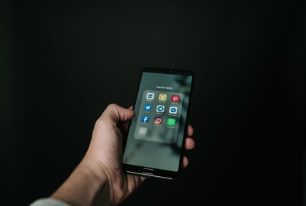 Meta AI: Optional, Controversial App Integration