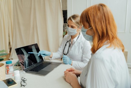 Microsoft AI Outperforms Doctors in Diagnosis