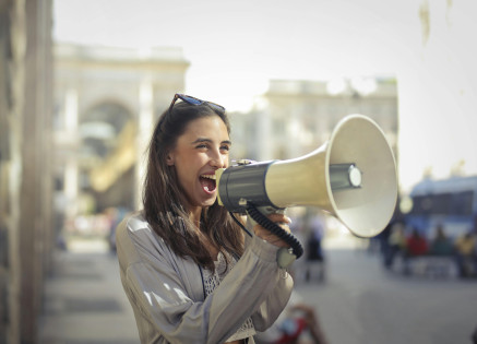 What Makes Public Speaking Courses Dubai Ideal for Personal and Career Development?